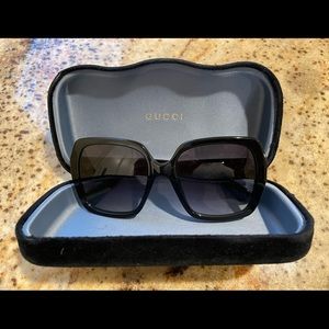 Black Gucci Sunglasses